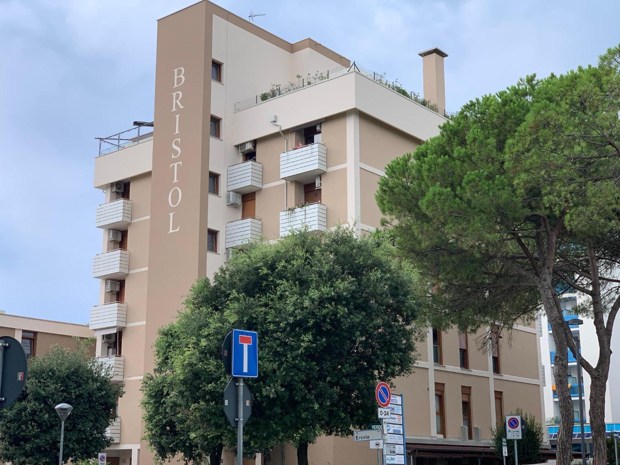 Residence Bristol Bibione Buitenkant foto